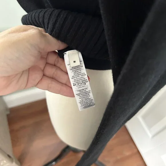 Tory Burch Cashmere sweater with logo! Size Medium. NWOT - Picture 7 of 10